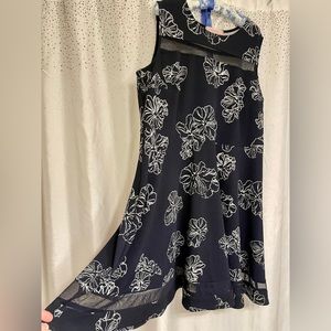 Summer dress, perfect for any occasion. Very stylish and super comfortable!